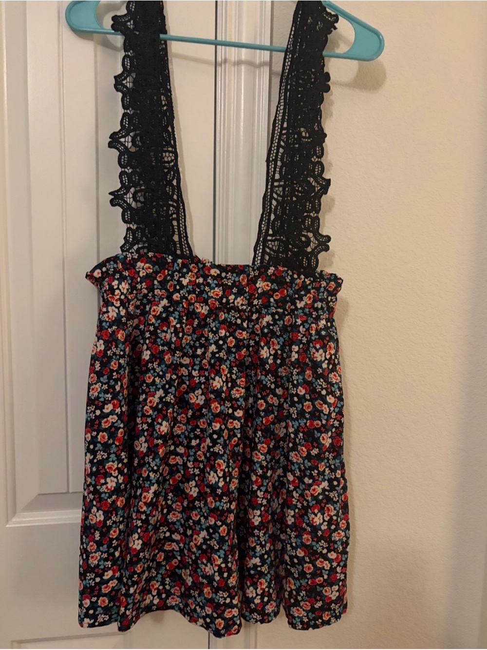 SHEIN black lace Floral Suspender Skirt